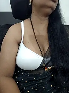 Snapshot of Deepthi_Mysore chatting on 10/15/25, 04:18 Deepthi Mysore online show from 10/15/25, 04:18