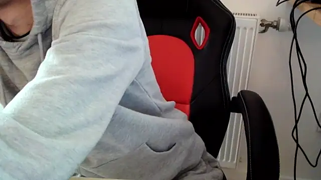 Snapshot of ElViko11 chatting on 02/15/25, 10:11 ElViko11 online show from 02/15/25, 10:11