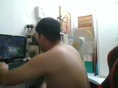 Snapshot of shyboymasturbation chatting on 01/26/25, 01:15 shyboymasturbation online show from 01/26/25, 01:15