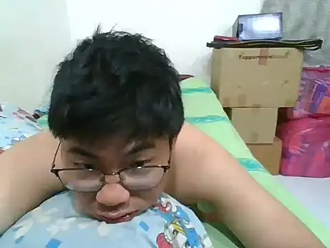 Snapshot of shyboymasturbation chatting on 02/19/25, 12:33 shyboymasturbation online show from 02/19/25, 12:33