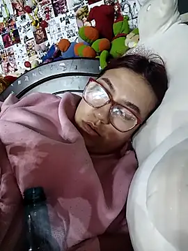 dafne19  online show from 10/13/25, 05:07