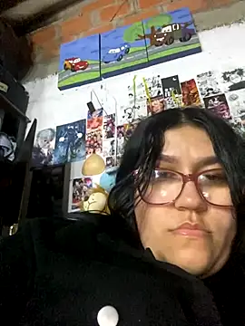 dafne19  online show from 11/19/25, 04:23