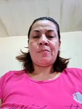 Snapshot of Zaralu_ chatting on 05/21/26, 06:37 Zaralu online show from 05/21/26, 06:37