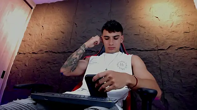 Snapshot of joseph_boy chatting on 01/12/26, 11:26 joseph boy online show from 01/12/26, 11:26