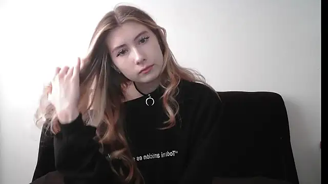 ErikaShyy online show from 11/06/25, 11:00