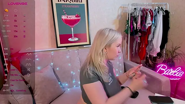 Snapshot of Tasty_booty chatting on 03/06/25, 02:09 Tasty booty online show from 03/06/25, 02:09