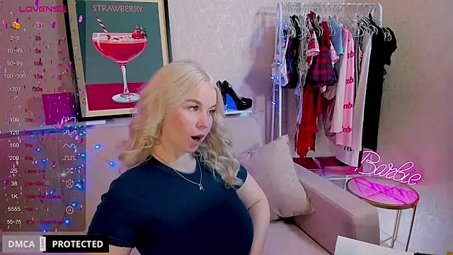 Snapshot of Tasty_booty chatting on 10/25/25, 02:19 Tasty booty online show from 10/25/25, 02:19