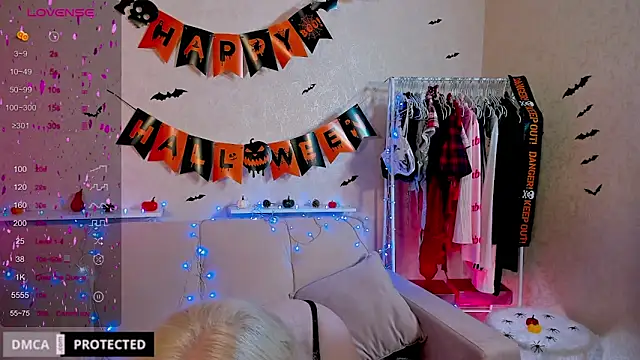 Snapshot of Tasty_booty chatting on 10/29/25, 02:14 Tasty booty online show from 10/29/25, 02:14