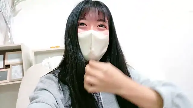 Snapshot of yukinA_xoxo chatting on 12/08/24, 05:18 yukinA xoxo online show from 12/08/24, 05:18