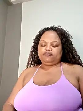 Snapshot of hugemelonsxxx chatting on 03/11/25, 04:51 hugemelonsxxx online show from 03/11/25, 04:51