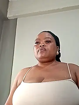 Snapshot of hugemelonsxxx chatting on 10/14/25, 10:38 hugemelonsxxx online show from 10/14/25, 10:38