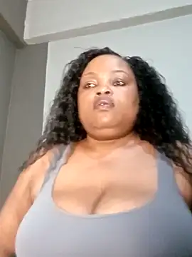 Snapshot of hugemelonsxxx chatting on 10/15/25, 07:03 hugemelonsxxx online show from 10/15/25, 07:03