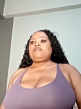 Snapshot of hugemelonsxxx chatting on 11/17/25, 06:24 hugemelonsxxx online show from 11/17/25, 06:24