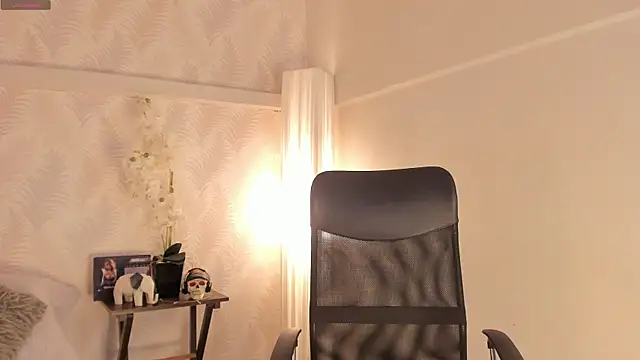 CyntiaAdams online show from 02/12/25, 06:09