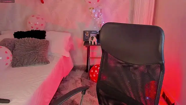 CyntiaAdams online show from 02/14/25, 05:03