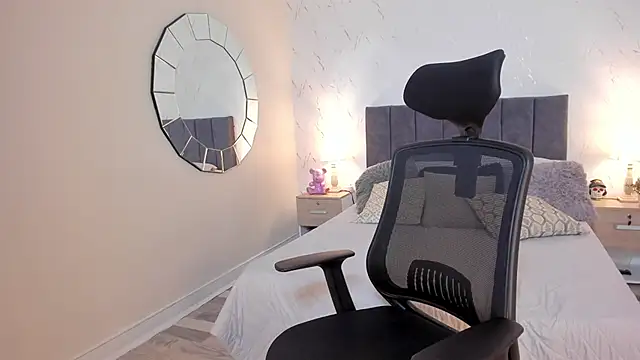 CyntiaAdams online show from 09/13/25, 05:57