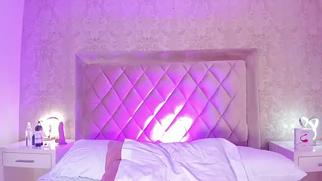 Snapshot of LiaFlowers chatting on 01/21/25, 04:21 LiaFlowers online show from 01/21/25, 04:21