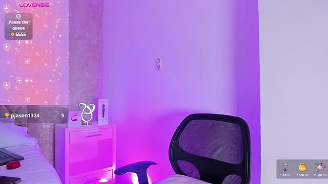 Snapshot of LiaFlowers chatting on 01/28/25, 01:29 LiaFlowers online show from 01/28/25, 01:29