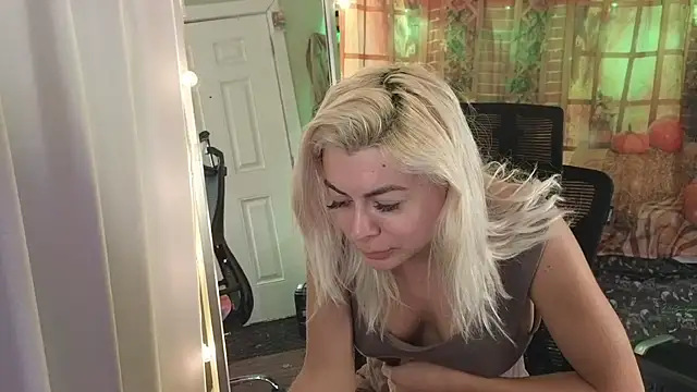 cunty tranny lydia online show from 12/16/25, 06:18