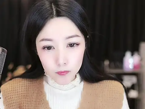 Nuyoah-77 online show from 02/05/25, 02:48