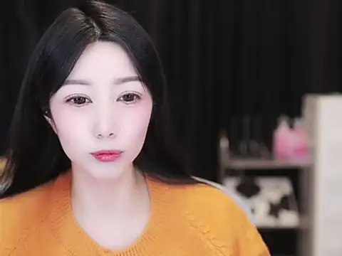 Nuyoah-77 online show from 10/15/25, 02:50