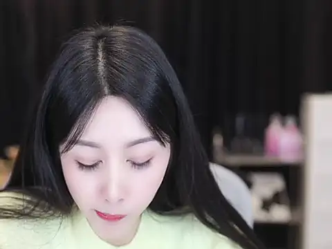 Nuyoah-77 online show from 11/04/25, 01:54