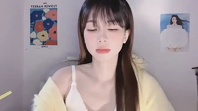 -Hottie online show from 12/15/25, 04:00