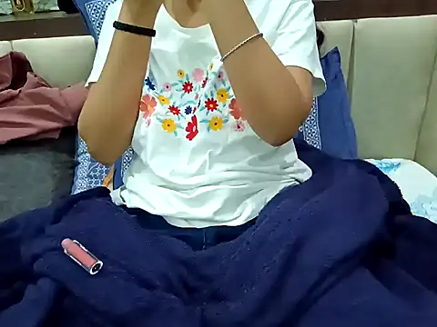 GoldnessAishu online show from 12/23/24, 08:14