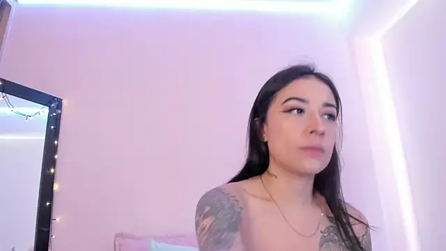 ValeriaCox online show from 02/18/25, 12:17