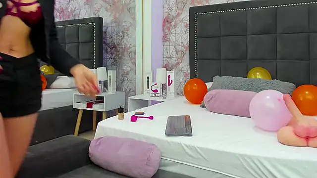 SaaraBrown online show from 02/01/25, 12:26