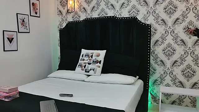 SaaraBrown online show from 10/07/25, 12:13