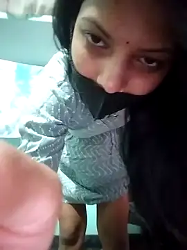 Snapshot of Hotty-Divya chatting on 04/23/26, 07:41 Hotty-Divya online show from 04/23/26, 07:41