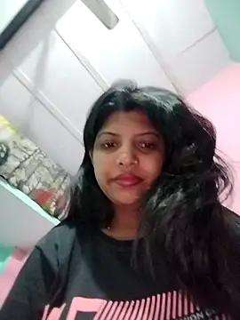 Snapshot of Hotty-Divya chatting on 05/06/26, 02:51 Hotty-Divya online show from 05/06/26, 02:51