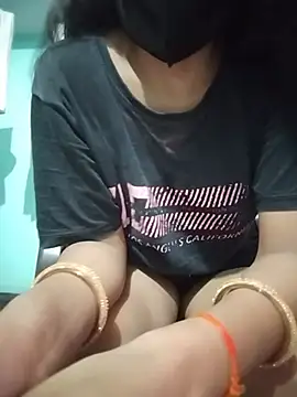 Snapshot of Hotty-Divya chatting on 07/20/26, 02:48 Hotty-Divya online show from 07/20/26, 02:48