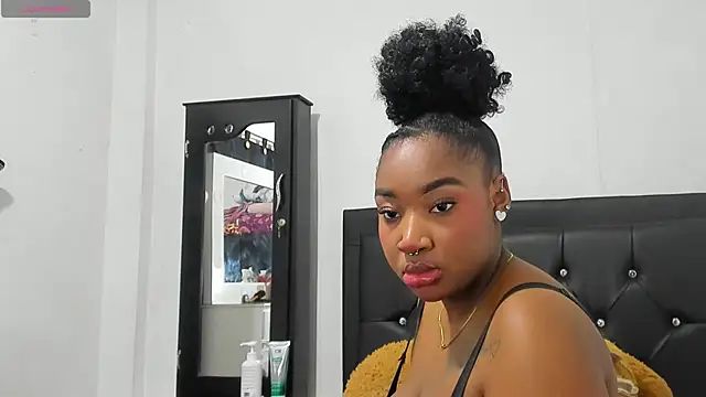 Natassha brown1 online show from 10/17/25, 12:36