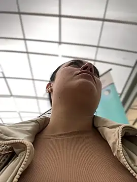 Lesly 10- online show from 03/20/26, 03:39