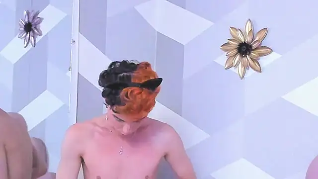 KylieMonnett online show from 04/16/26, 01:50