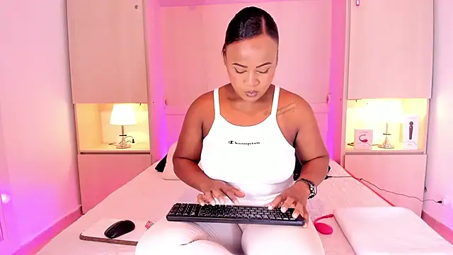 EmilyyStuart online show from 02/01/25, 04:03