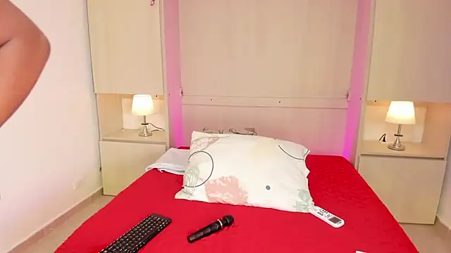 EmilyyStuart online show from 10/16/25, 03:51