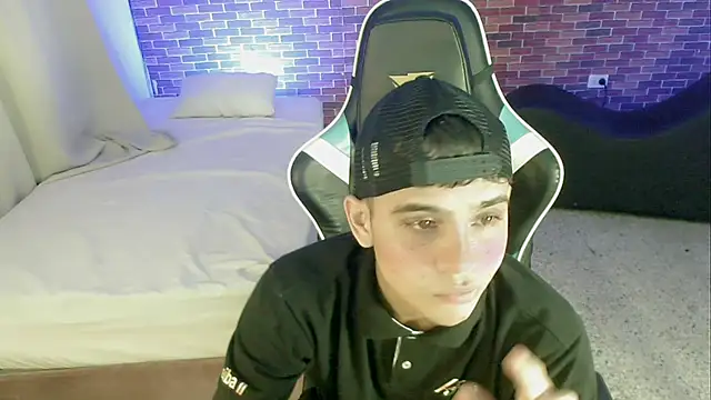 zacariasss  online show from 09/27/25, 03:55