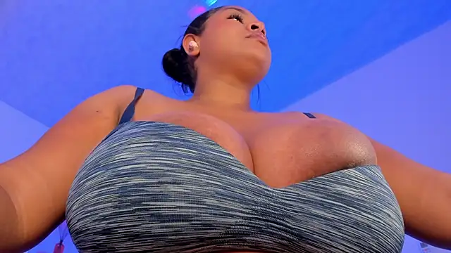 Brianna bigboobs online show from 07/18/26, 11:03