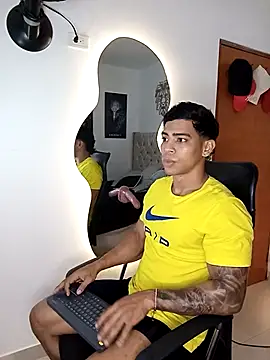 Andrew wolf7 online show from 10/05/25, 01:48