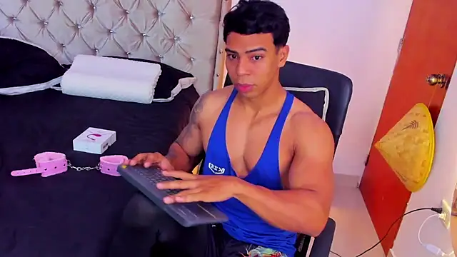 Andrew wolf7 online show from 03/04/26, 05:41