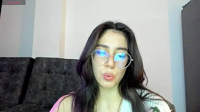 emmadiaz1 online show from 12/03/24, 01:30