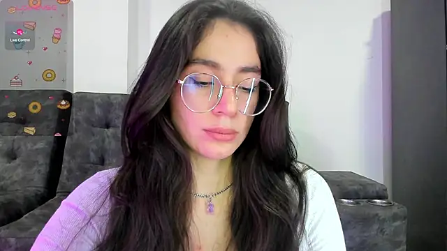 emmadiaz1 online show from 03/01/25, 01:00