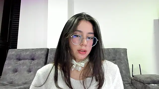 emmadiaz1 online show from 09/13/25, 02:33