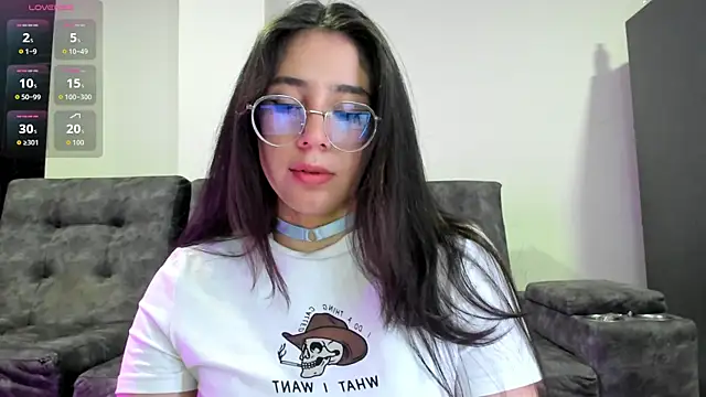 emmadiaz1 online show from 10/10/25, 03:27