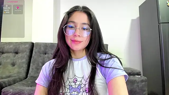 emmadiaz1 online show from 10/29/25, 02:47