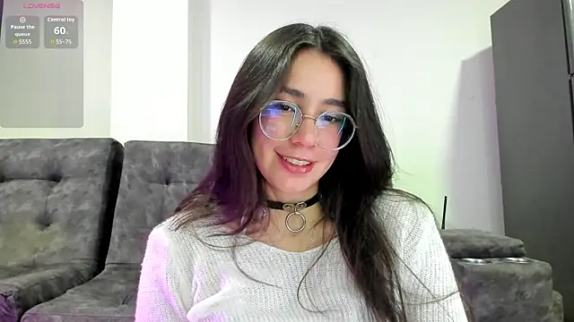 emmadiaz1 online show from 11/17/25, 04:18