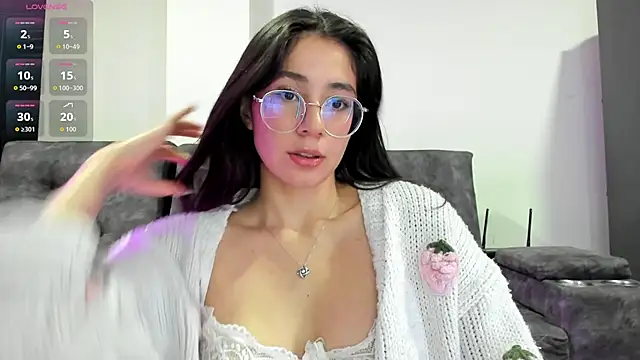 emmadiaz1 online show from 11/24/25, 06:13